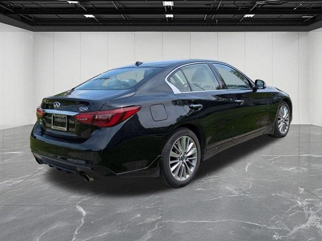 2023 INFINITI Q50 LUXE
