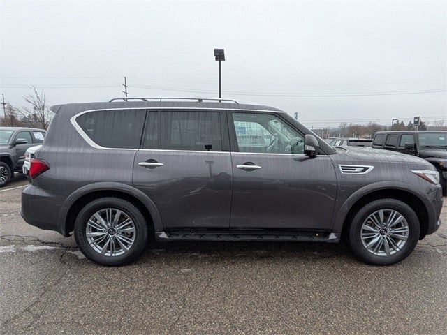2022 INFINITI QX80 LUXE
