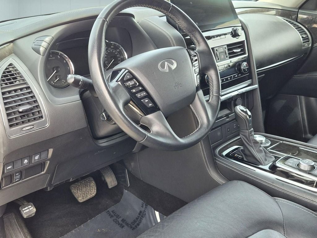 2024 INFINITI QX80 LUXE