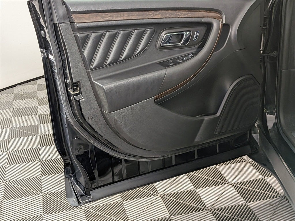 2018 Ford Taurus Limited