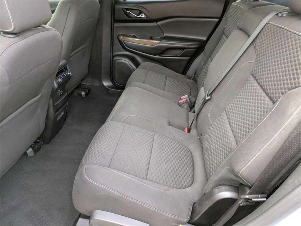 2017 GMC Acadia SLE-2