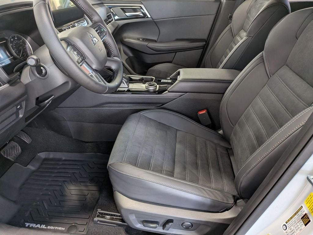 2025 Mitsubishi Outlander Trail Edition