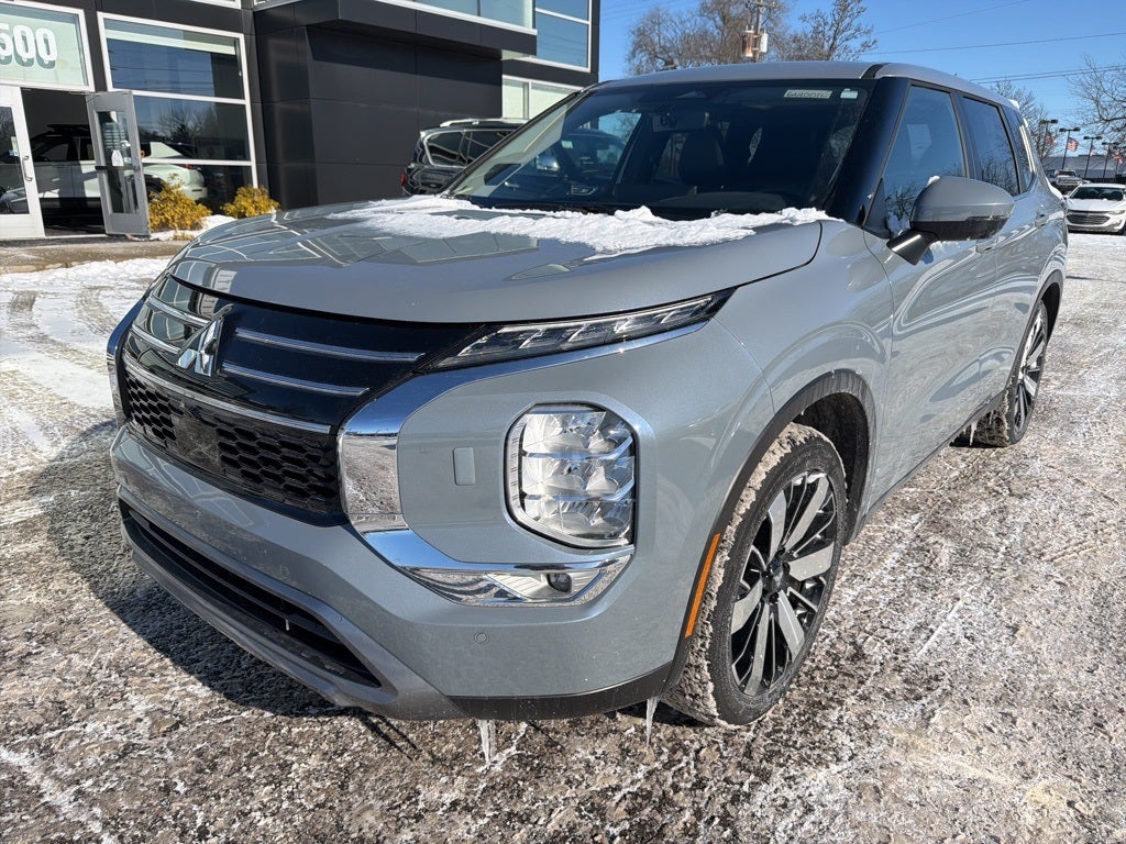 2025 Mitsubishi Outlander SEL