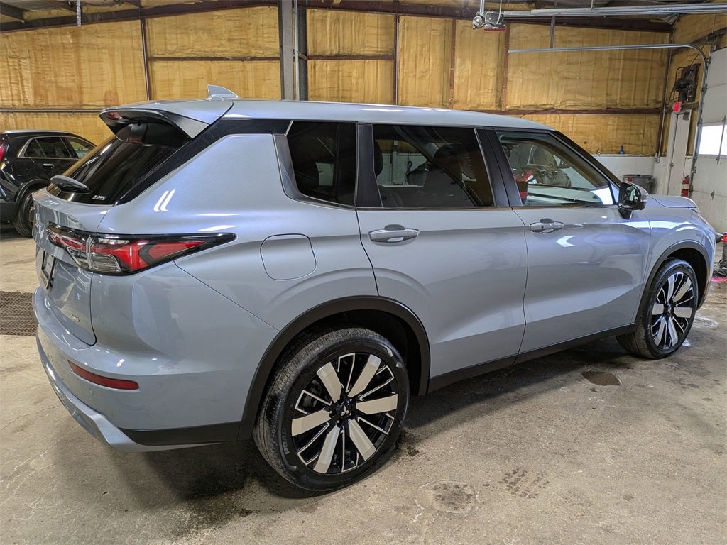 2025 Mitsubishi Outlander SEL