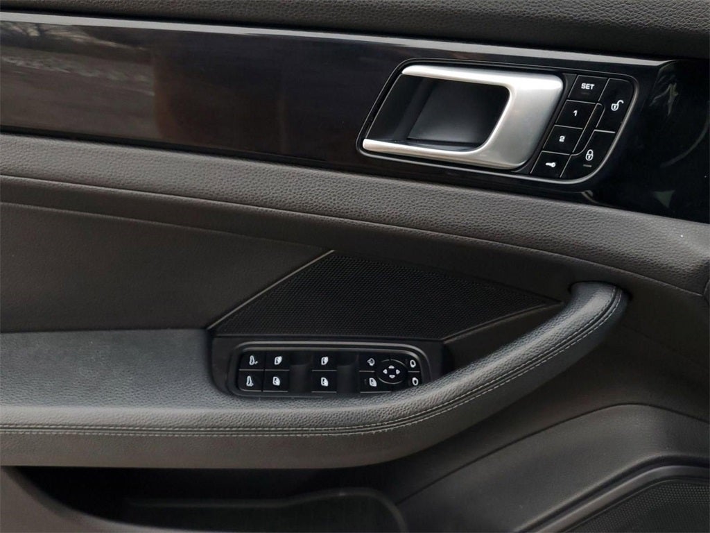 2018 Porsche Panamera 4