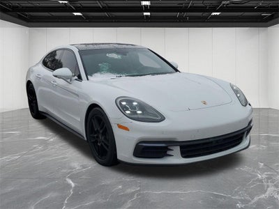 2018 Porsche Panamera 4