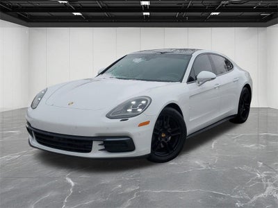 2018 Porsche Panamera 4