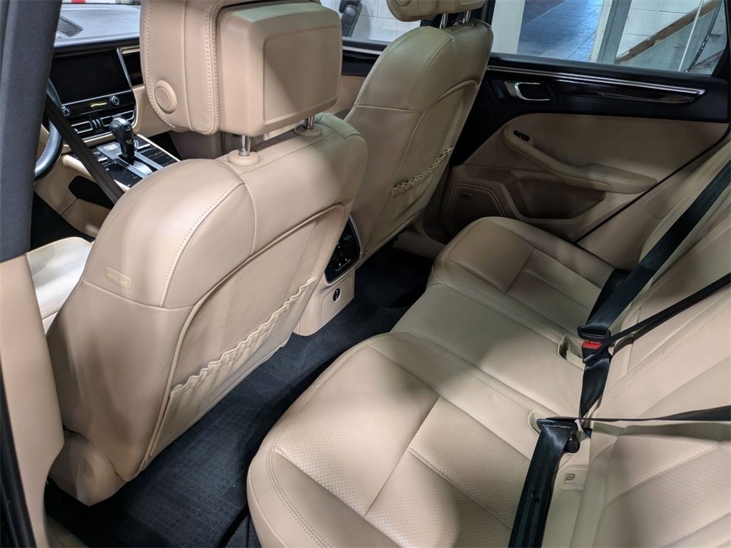 2022 Porsche Macan Base