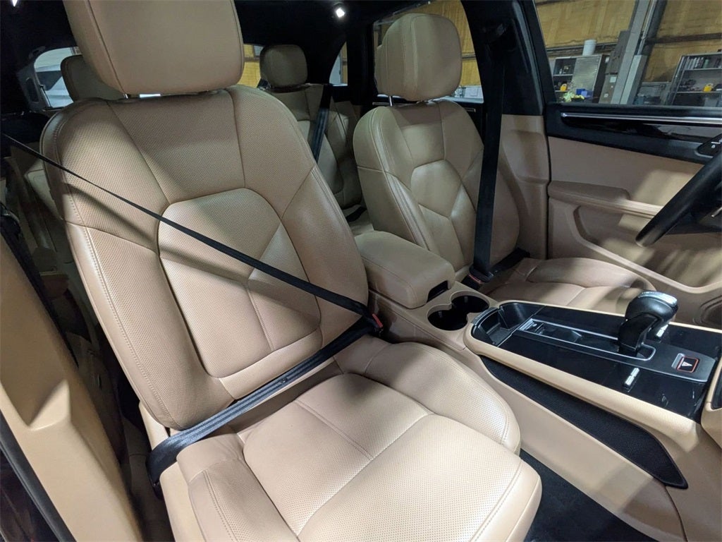 2022 Porsche Macan Base