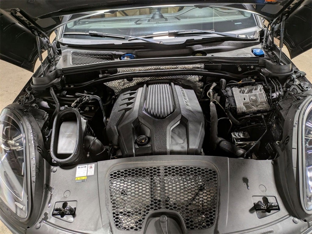 2022 Porsche Macan Base