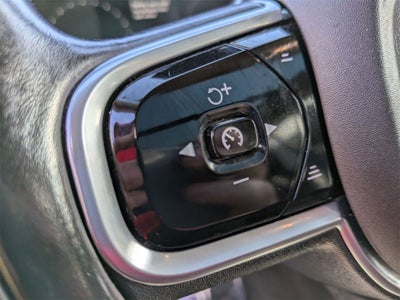 2016 Volvo XC90 Hybrid T8 Momentum