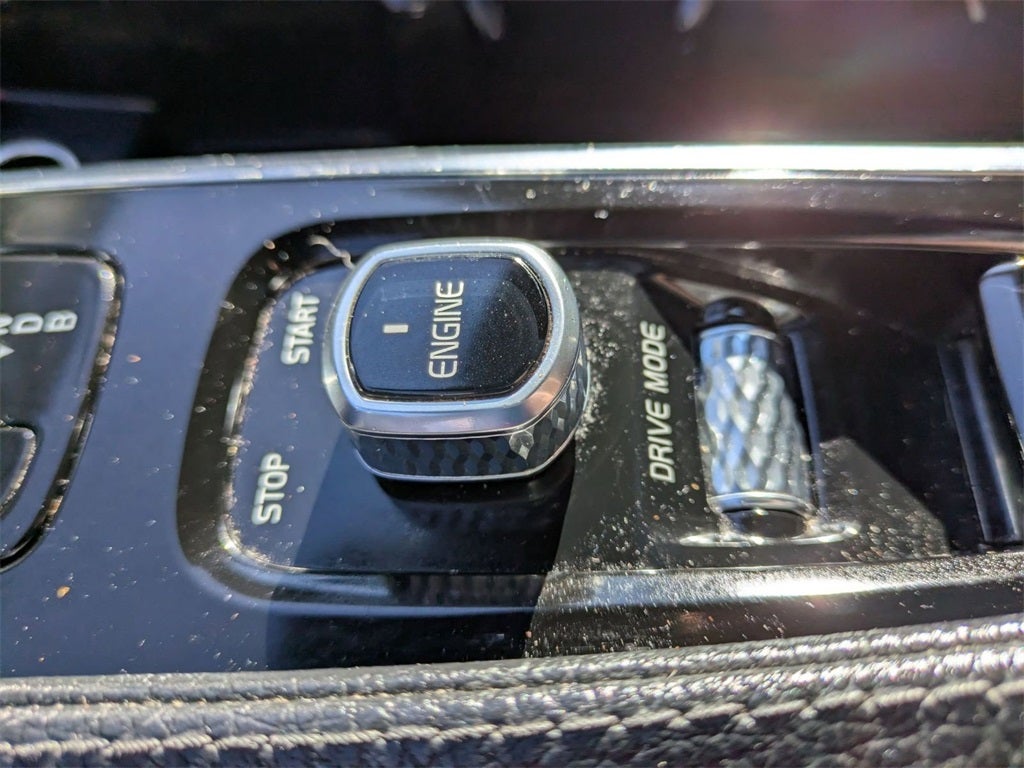 2016 Volvo XC90 Hybrid T8 Momentum