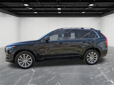 2016 Volvo XC90 Hybrid T8 Momentum
