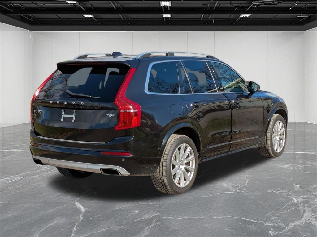 2016 Volvo XC90 Hybrid T8 Momentum