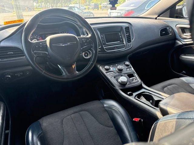 2016 Chrysler 200 S