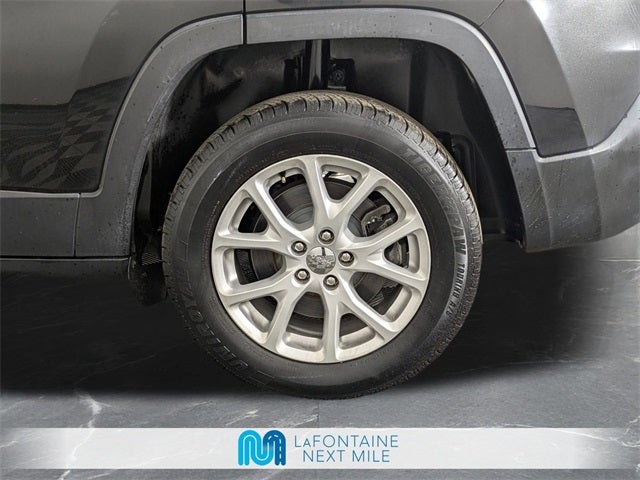 2016 Jeep Cherokee Sport