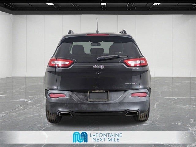 2016 Jeep Cherokee Sport