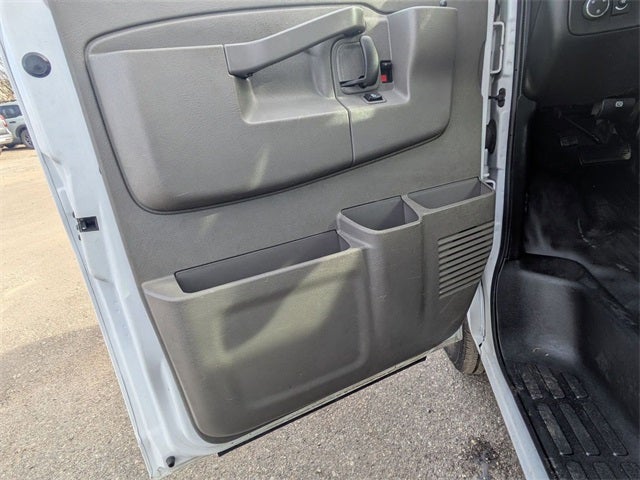 2022 Chevrolet Express 3500 Work Van Cutaway