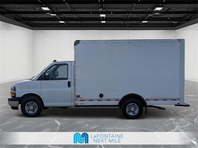 2022 Chevrolet Express 3500 Work Van Cutaway