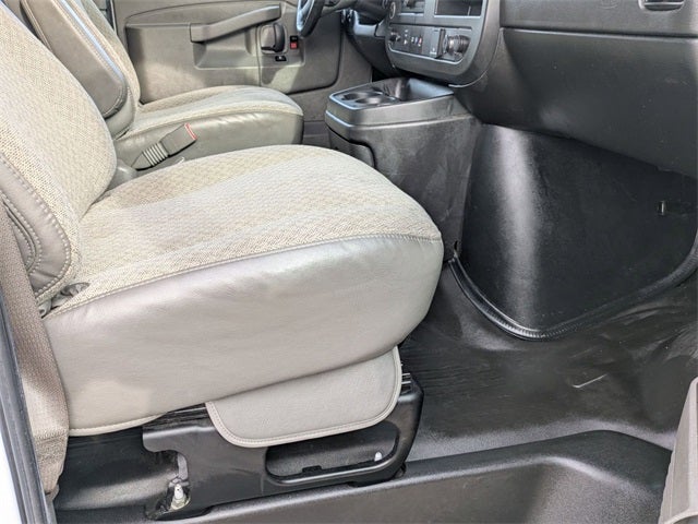 2022 Chevrolet Express 3500 Work Van Cutaway