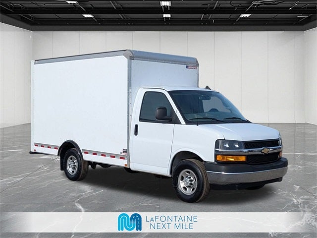 2022 Chevrolet Express 3500 Work Van Cutaway