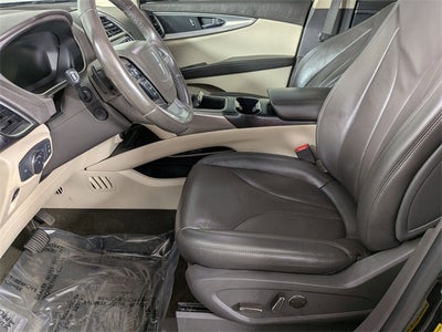 2019 Lincoln Nautilus Select