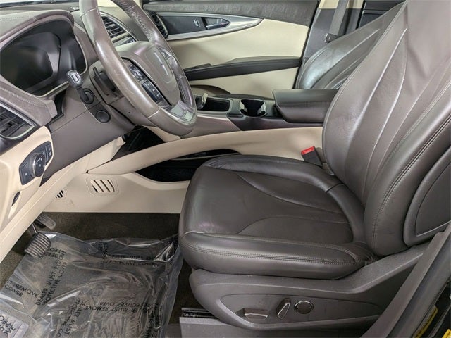 2019 Lincoln Nautilus Select