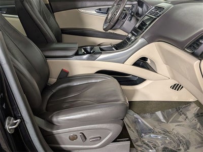 2019 Lincoln Nautilus Select