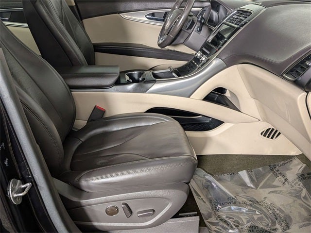 2019 Lincoln Nautilus Select