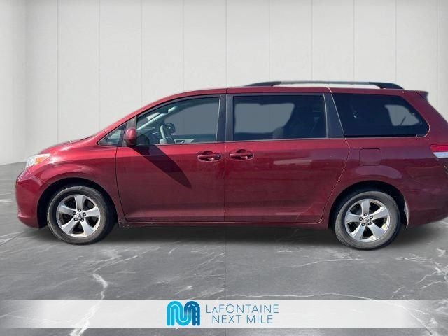 2012 Toyota Sienna LE 8 Passenger