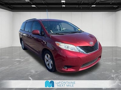 2012 Toyota Sienna LE 8 Passenger