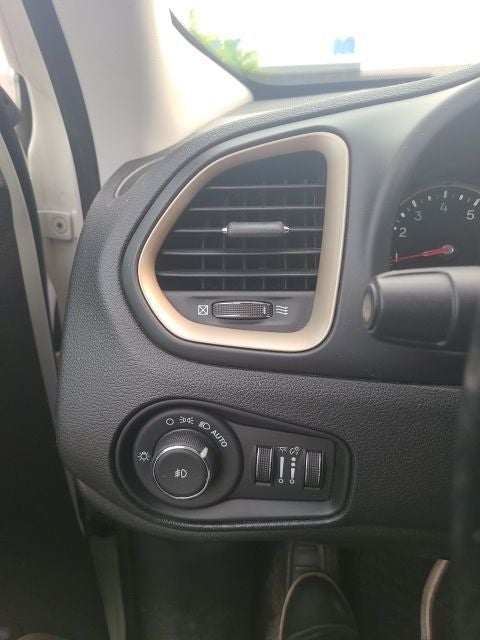 2016 Jeep Renegade Latitude 75th Anniversary Edition